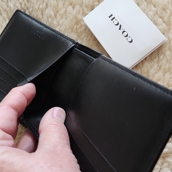 NWOT Coach Men's Black Leather Embossed Signature Bifold Wallet 🖤🎁 - Picture 10 of 14
